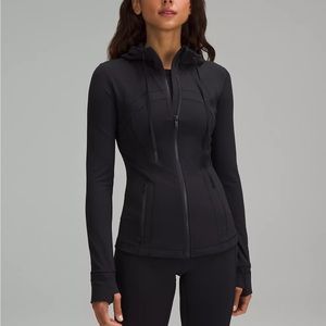 black lululemon tight/fitted zip up jacket